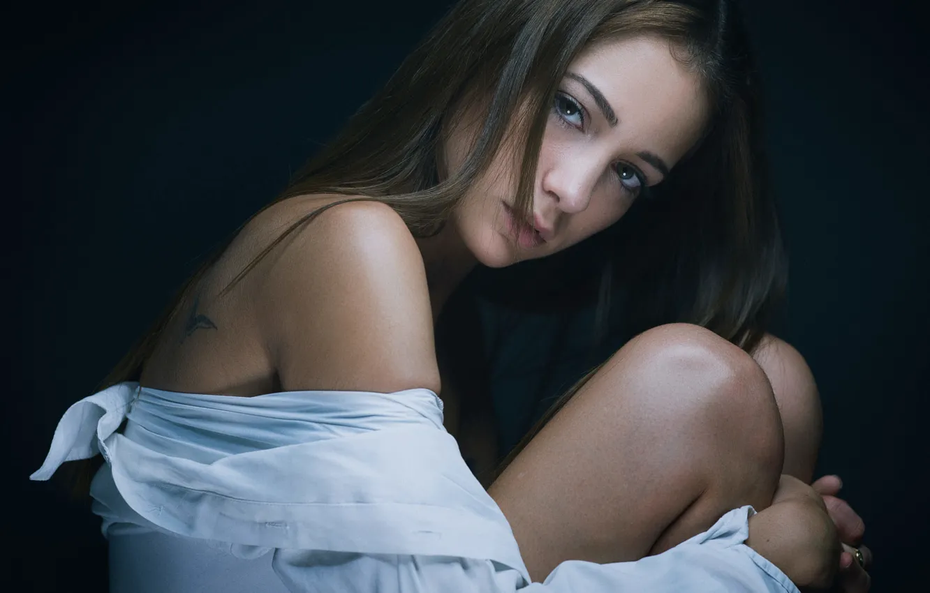 Фото обои тату, ножки, губки, прелесть, локоны, Elizabeth, Juan Renart