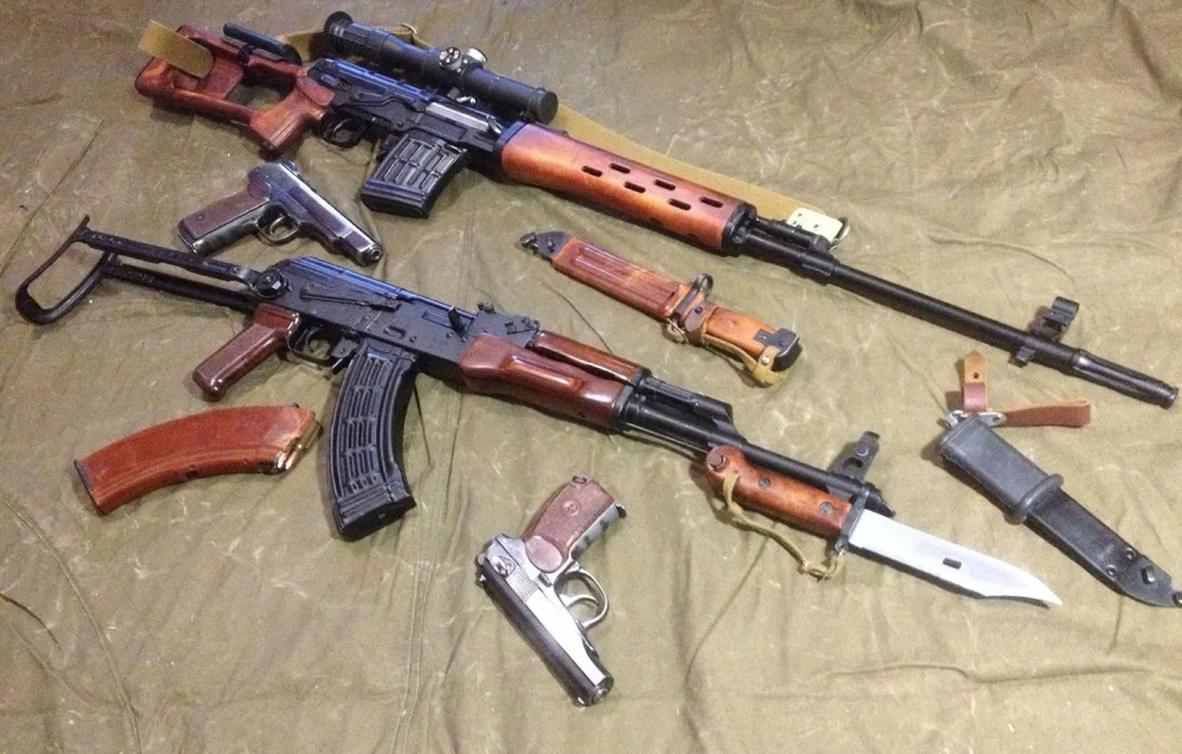 Фото обои пистолет, СВД, Автомат Калашникова Модернизированный, АКМС, АПС, Cнайперская винтовка, Soviet weapon, Штык-нож