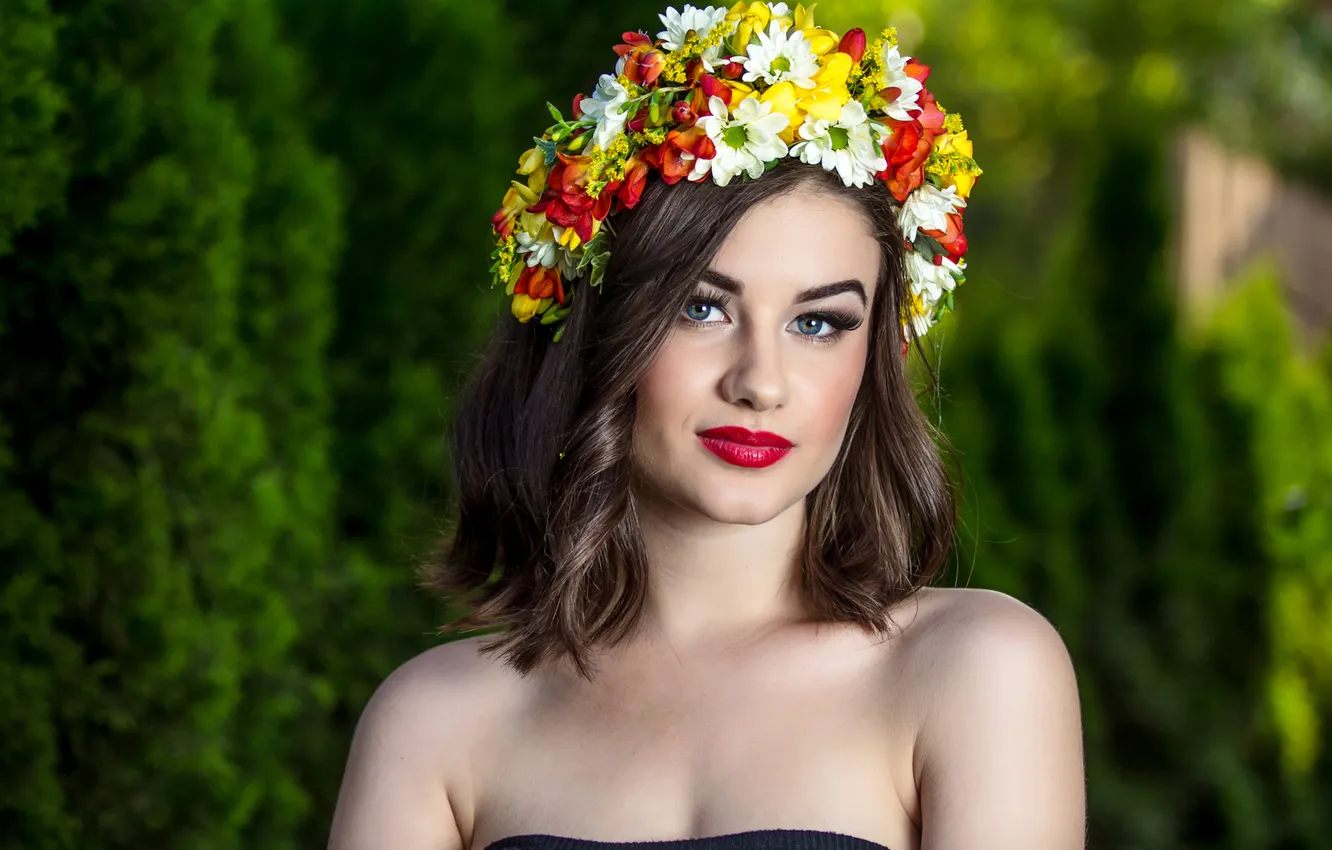 Фото обои зелень, девушка, цветы, природа, лицо, ресницы, портрет, макияж