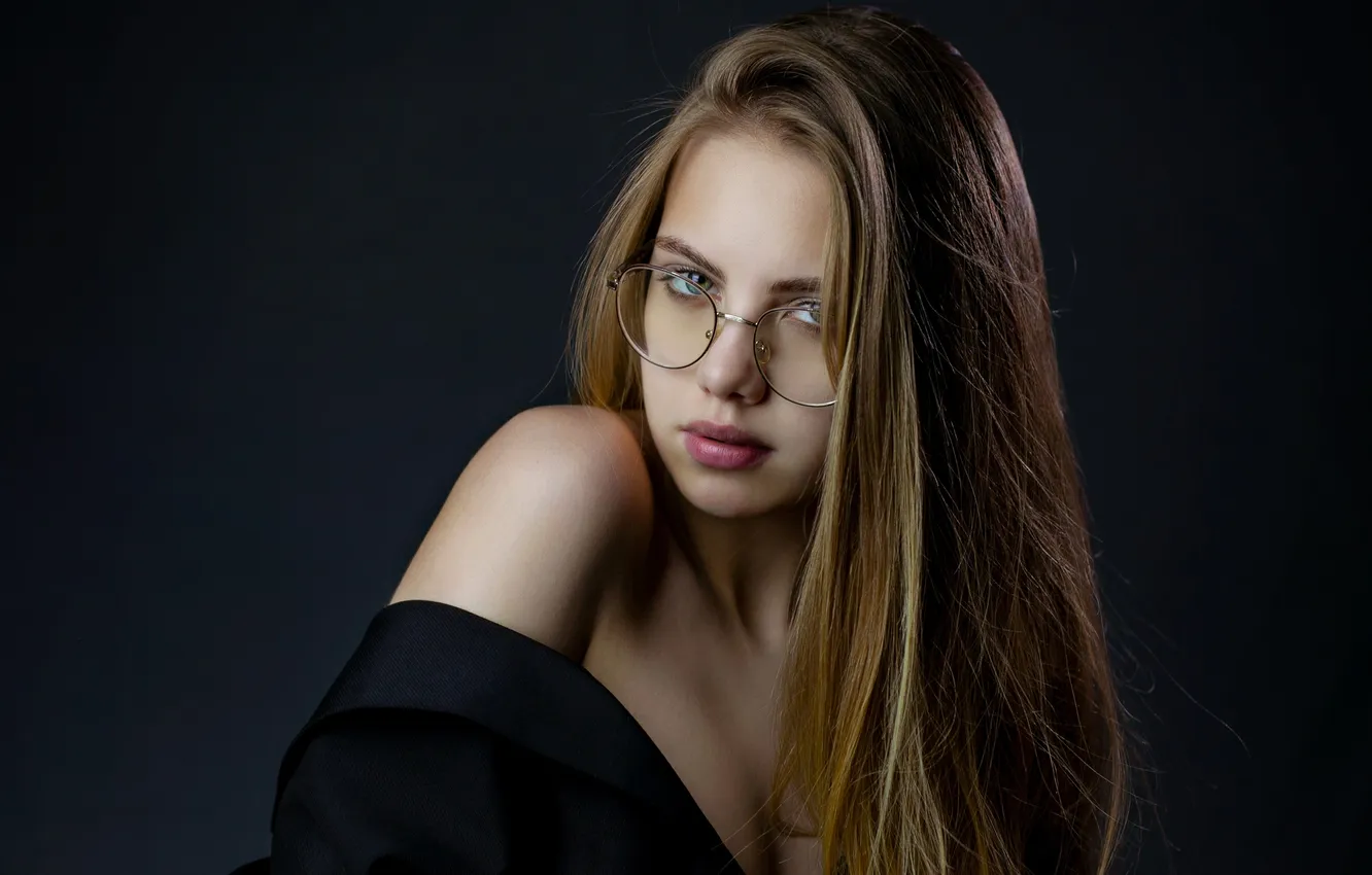Фото обои девушка, long hair, studio, model, face, blonde, red lipstick, indoors