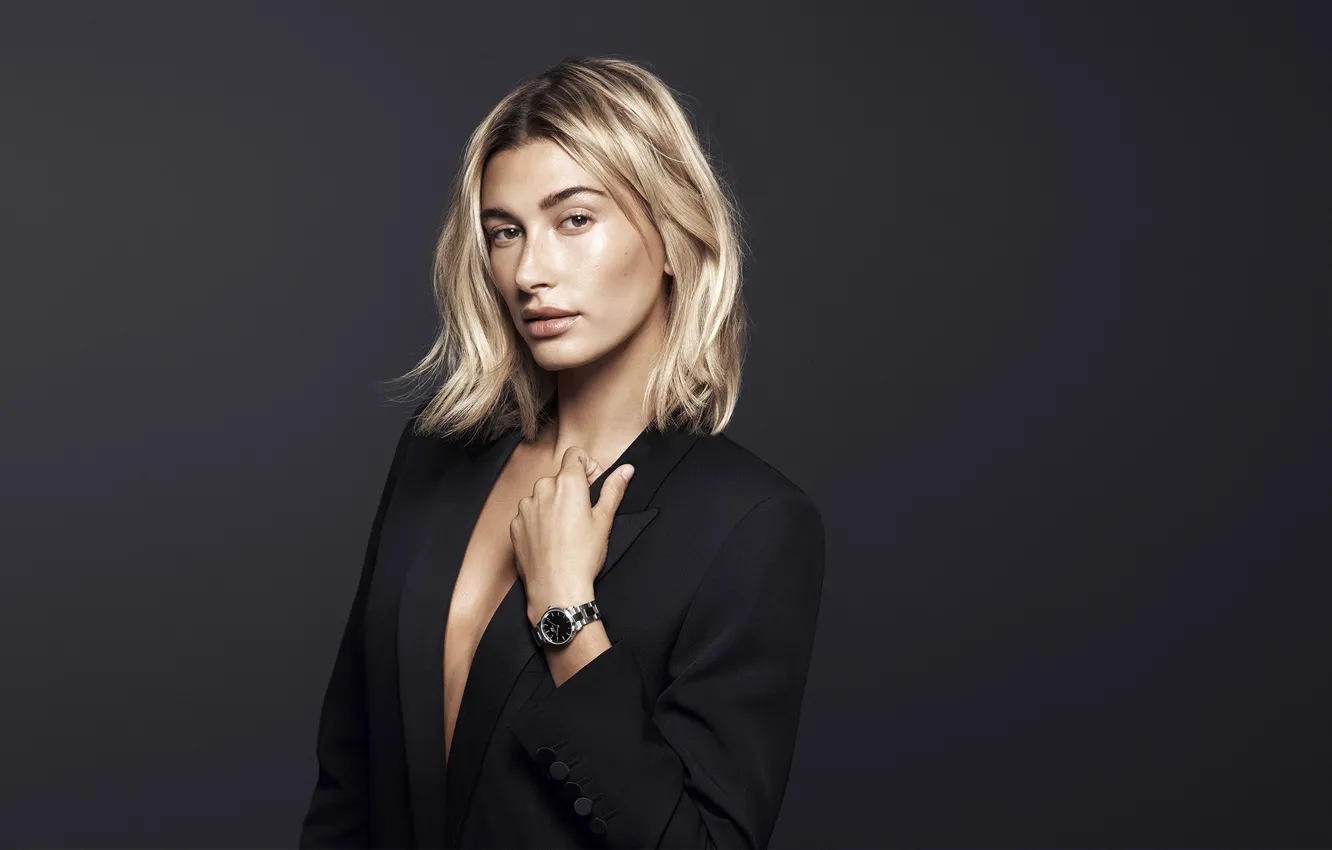 Фото обои взгляд, девушка, часы, портрет, пиджак, Hailey Baldwin