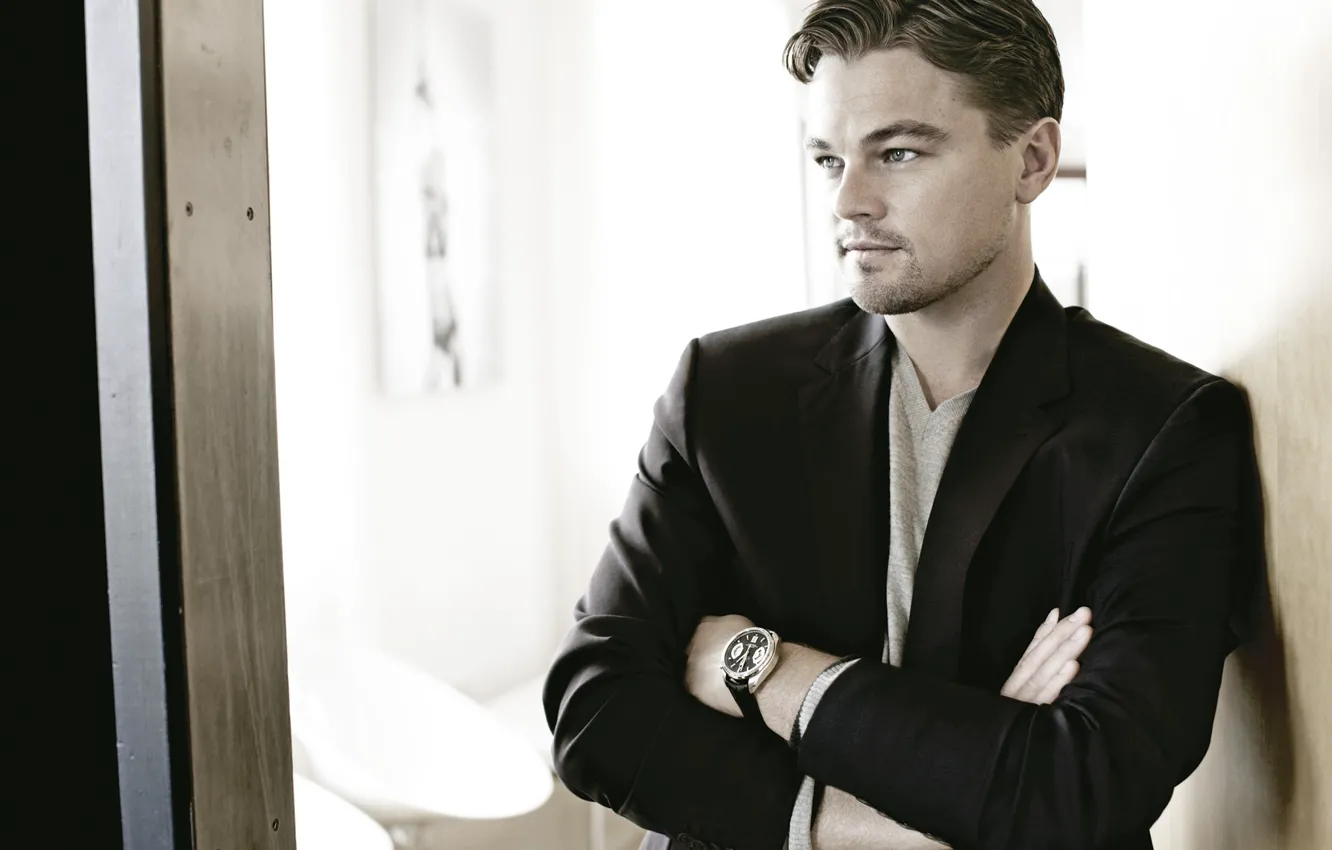 Фото обои часы, мужчина, актёр, пиджак, actor, Леонардо ДиКаприо, Leonardo DiCaprio