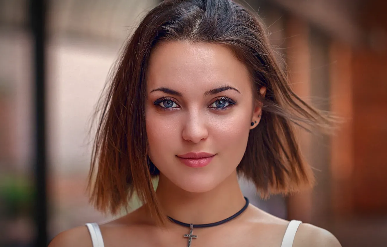 Фото обои girl, eyes, model, face, look, pose, portrait