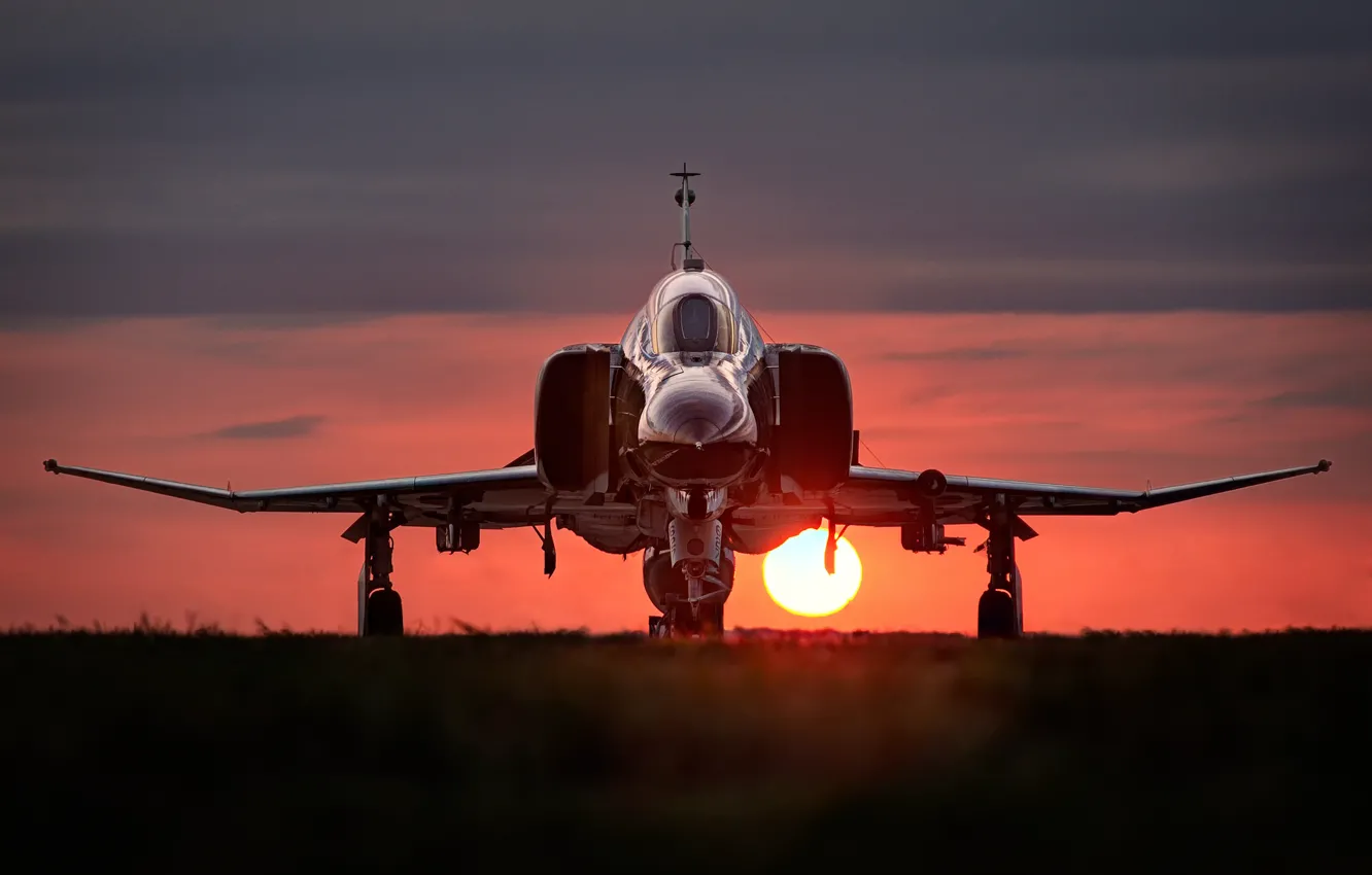 Фото обои солнце, закат, истребитель, F-4, многоцелевой, Phantom II, McDonnell Douglas, «Фантом» II