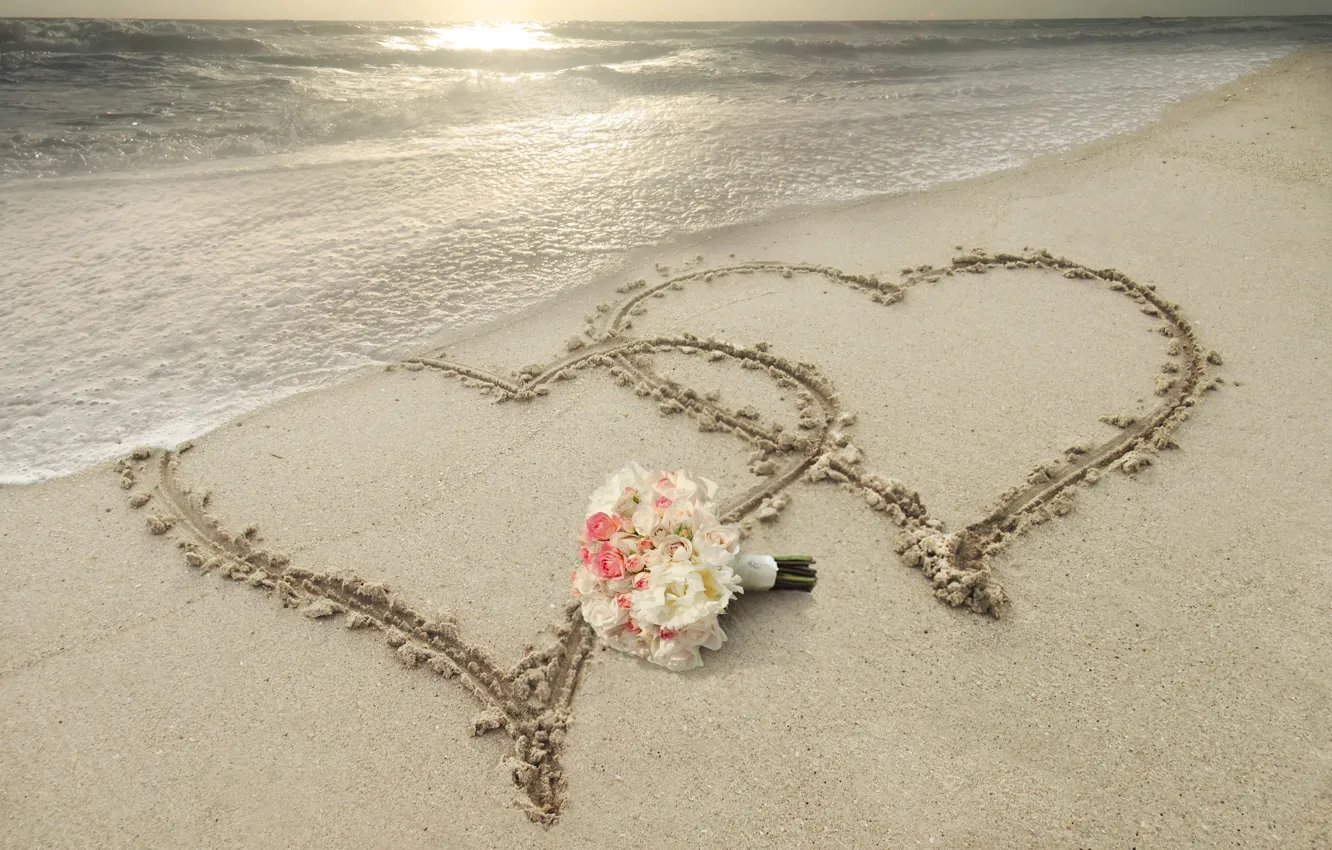 Фото обои песок, море, цветы, природа, тропики, побережье, букет, сердца