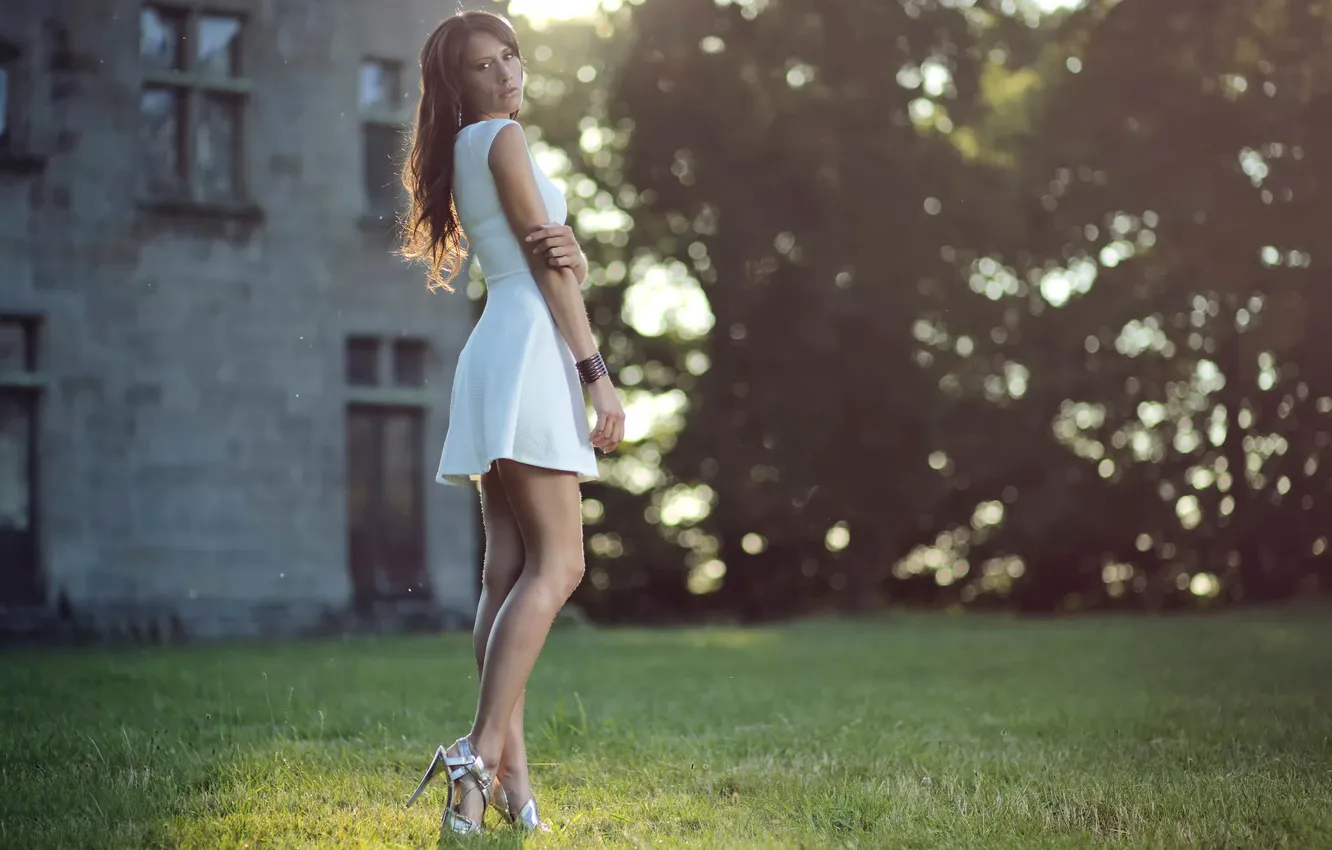 Фото обои взгляд, платье, освещение, Caroline