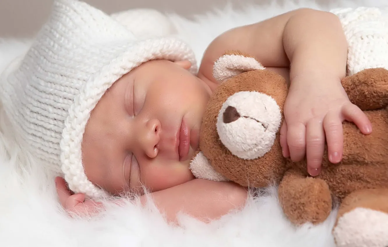 Фото обои игрушка, сон, мишка, спит, мех, шапочка, младенец