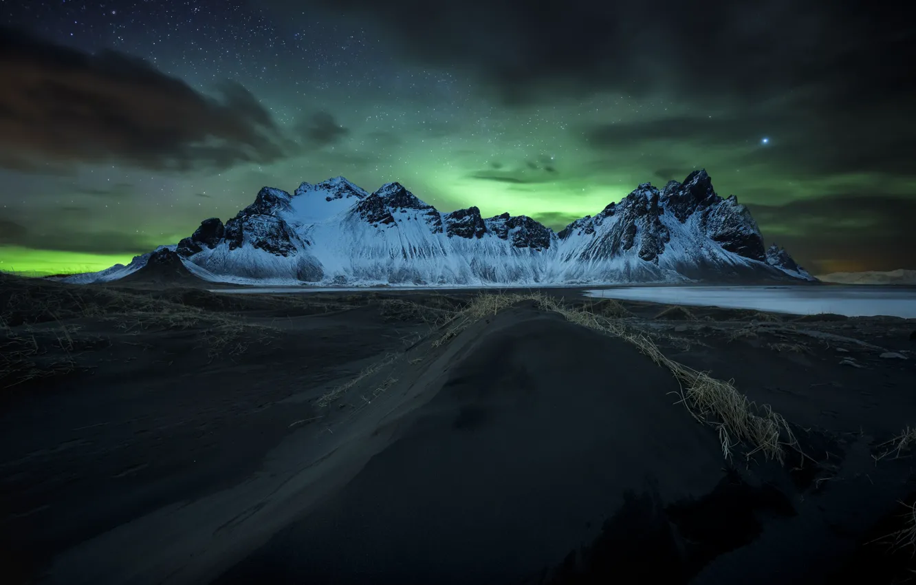Фото обои горы, ночь, северное сияние, Исландия, Стоккснес