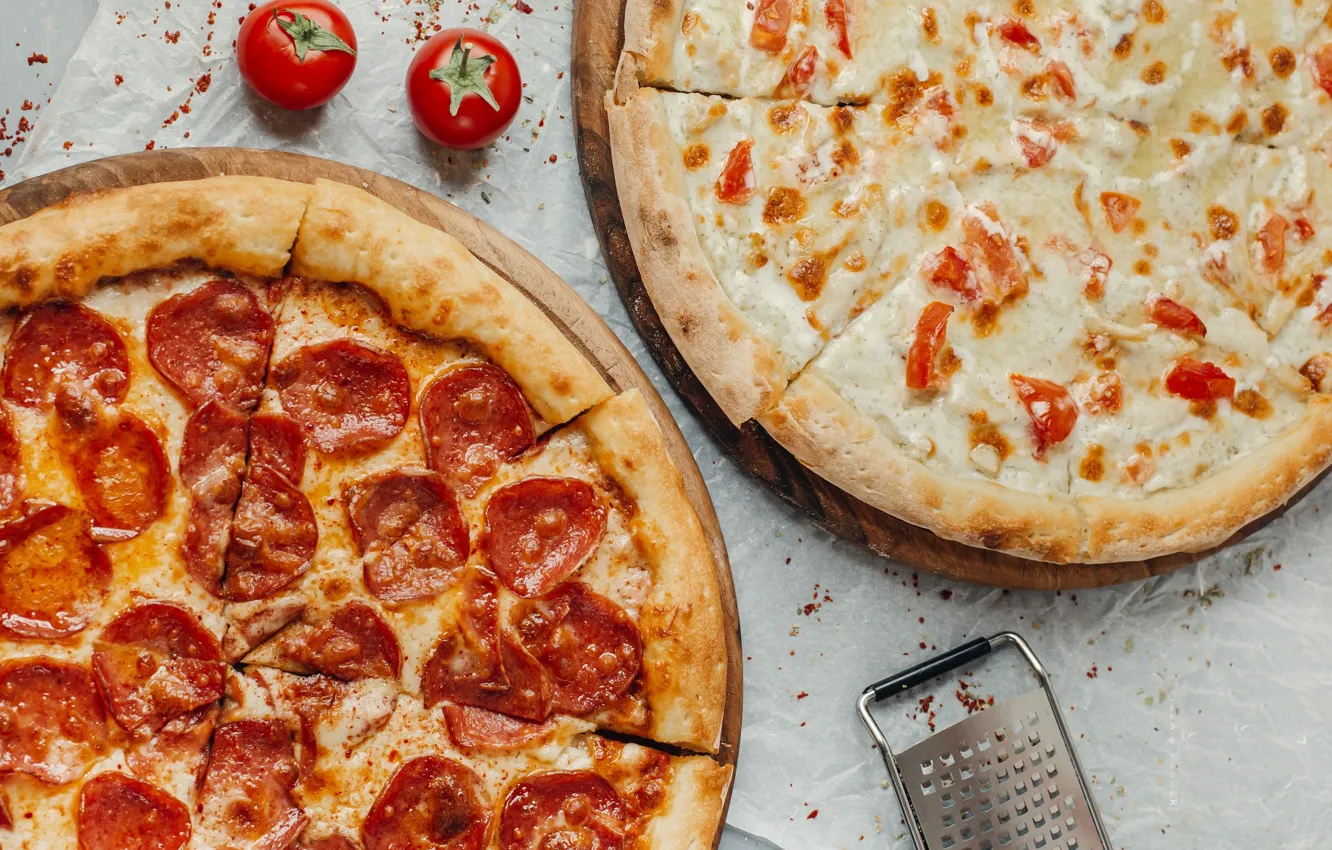 Фото обои сыр, пицца, соус, томаты, выпечка, pizza, тесто, пеперони