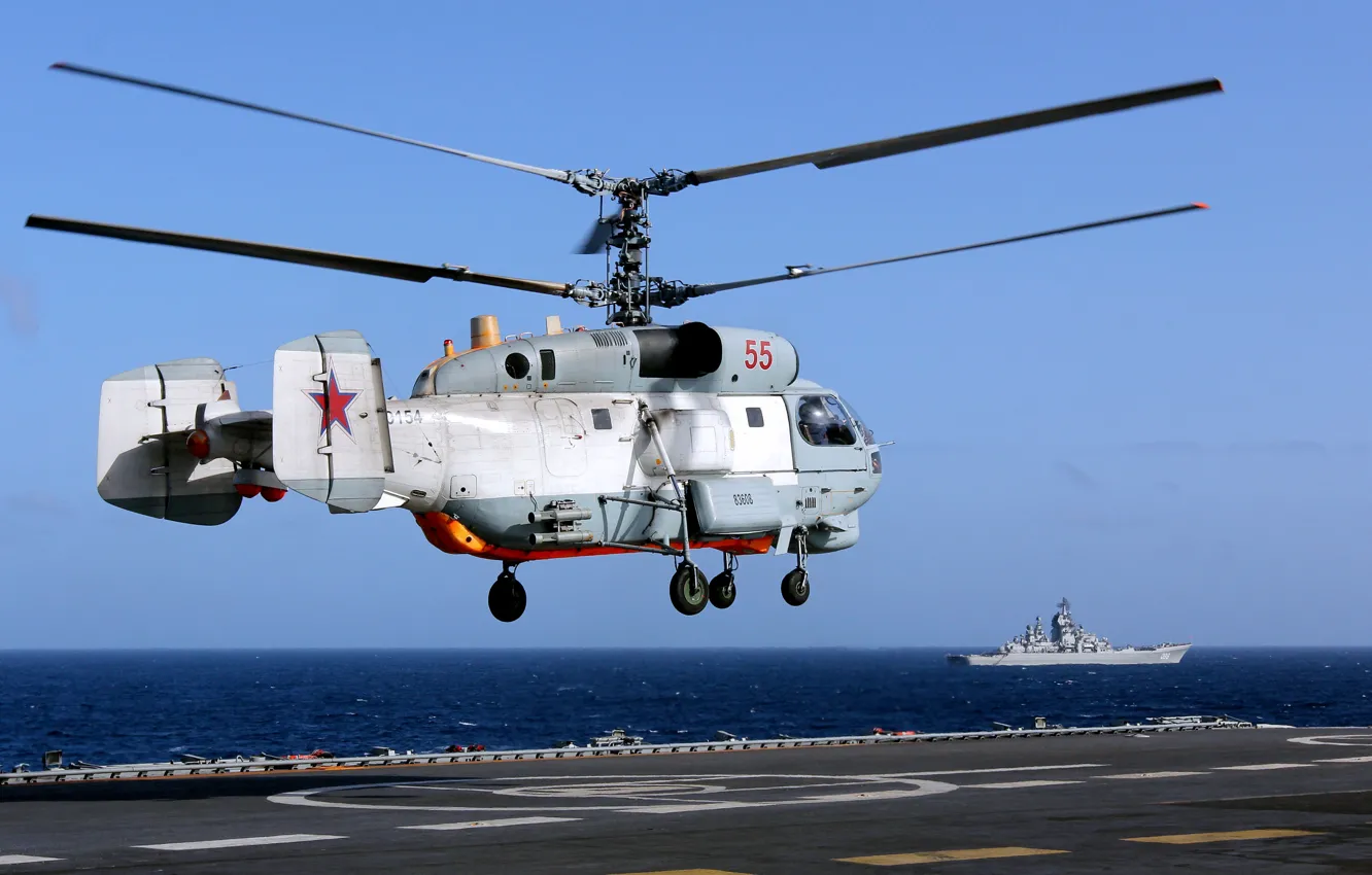 Фото обои с палубы, крейсера, взлетает, Адмирал Кузнецов, авианесущего, тяжелого, Вертолет Ка-27