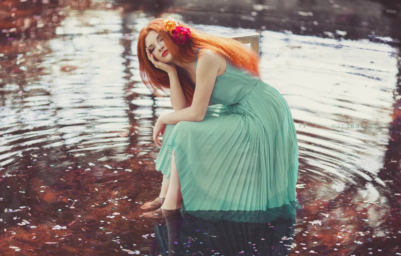 Фото обои взгляд, вода, девушка