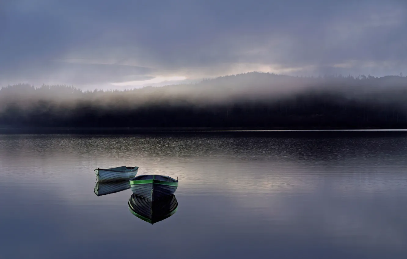 Фото обои вода, туман, рассвет, лодки, утро