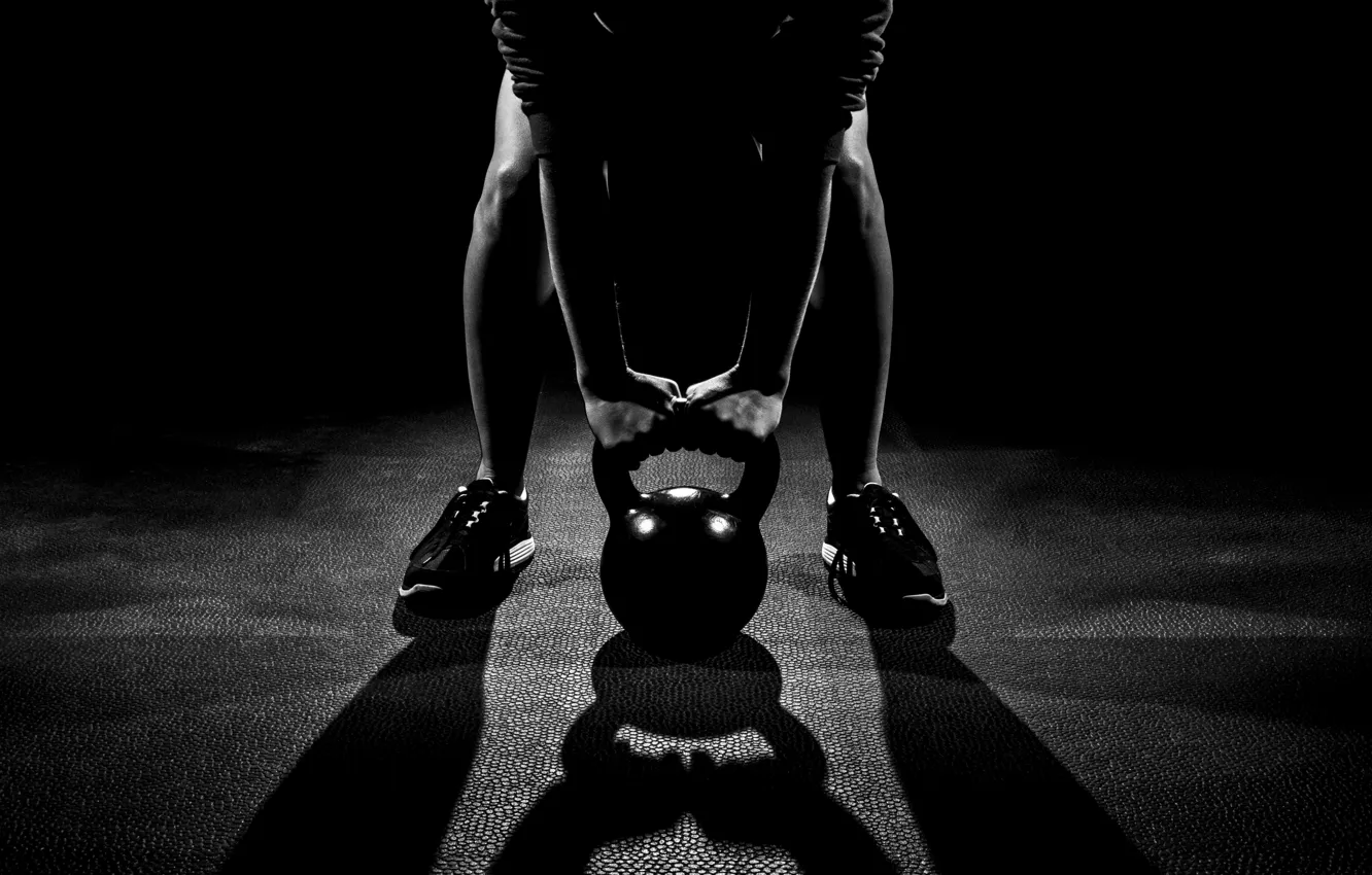 Фото обои man, pose, workout, shades, crossfit, kettlebell
