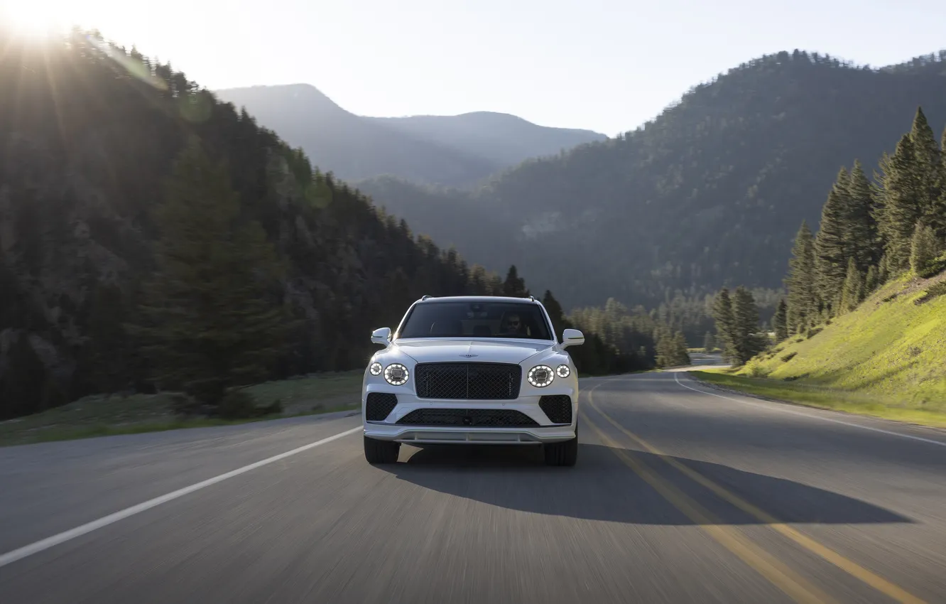 Фото обои горы, Bentley, шоссе, Speed, Мощь, SUV, Роскошь, Bentayga