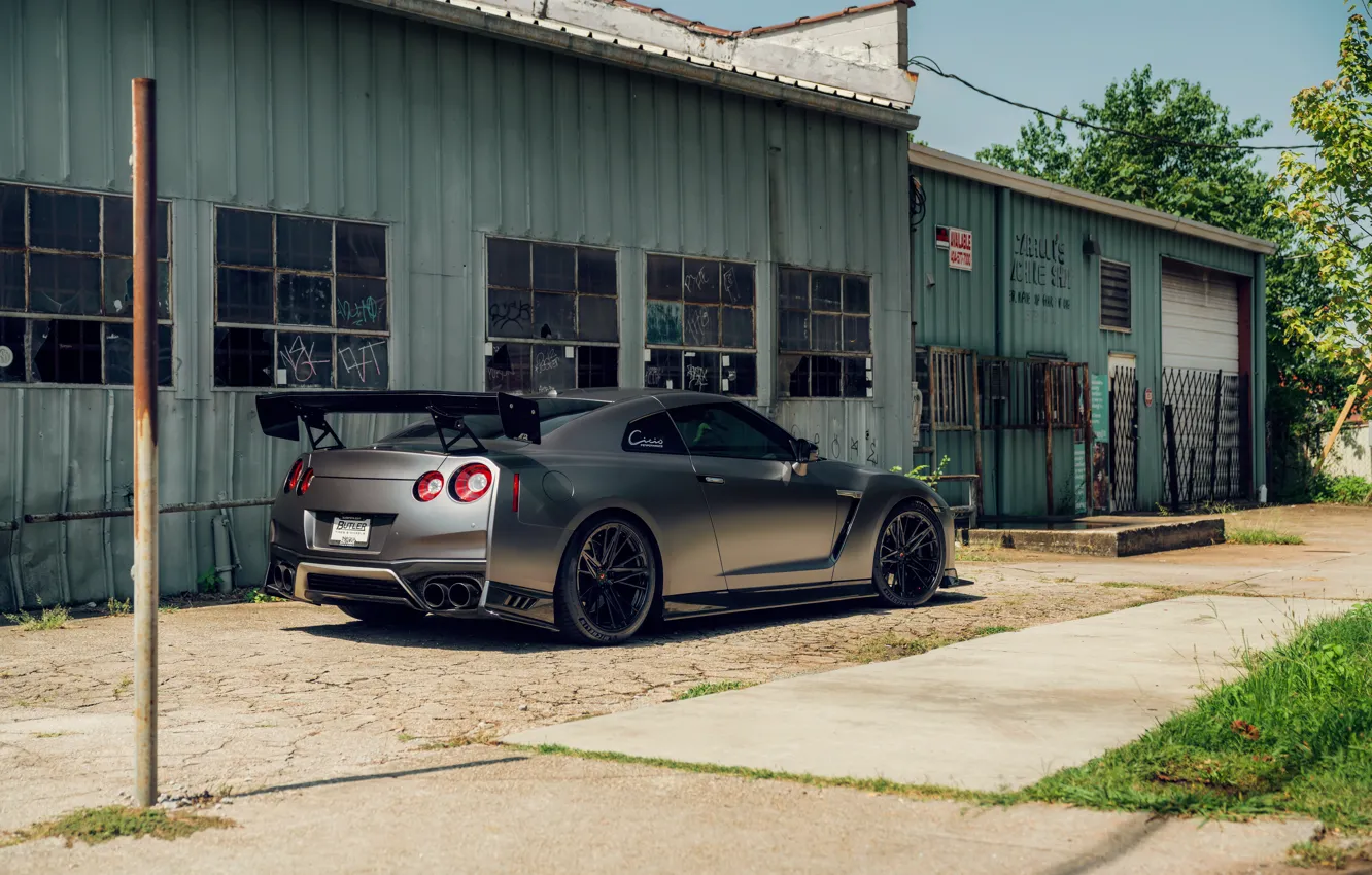 Фото обои Nissan, R35, Nissan GTR, Hangar, Rear