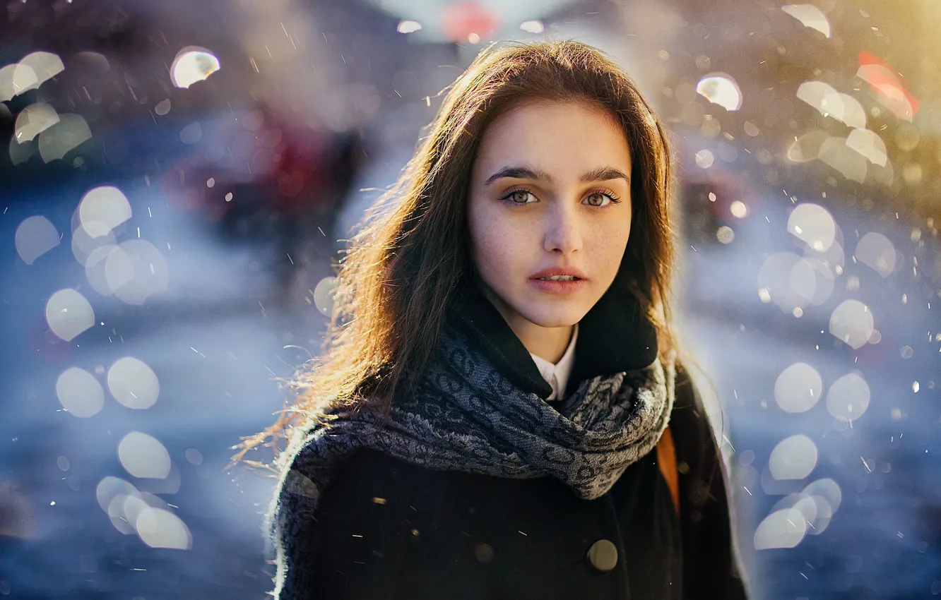 Фото обои взгляд, девушка, снег, шарф, фотограф, пальто, боке, Sergey Piltnik