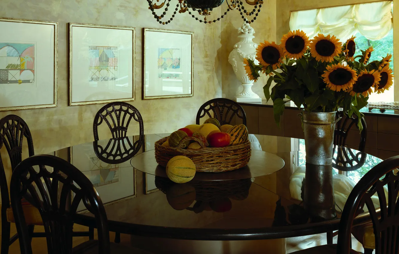 Фото обои подсолнухи, стол, мебель, стулья, окно, картины, овощи