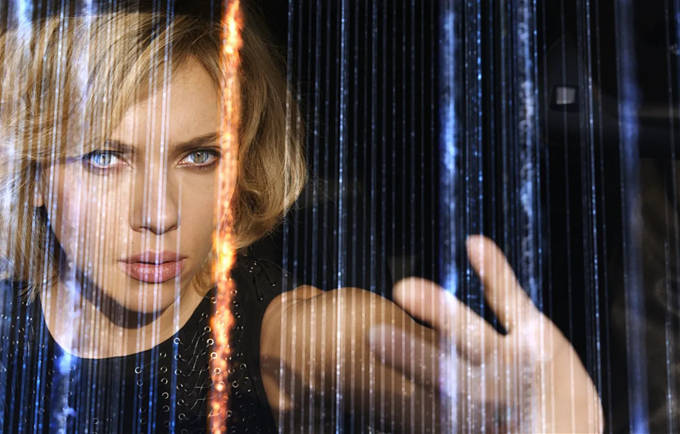 Фото обои девушка, рука, Scarlett Johansson, Скарлетт Йоханссон, Lucy, Люси