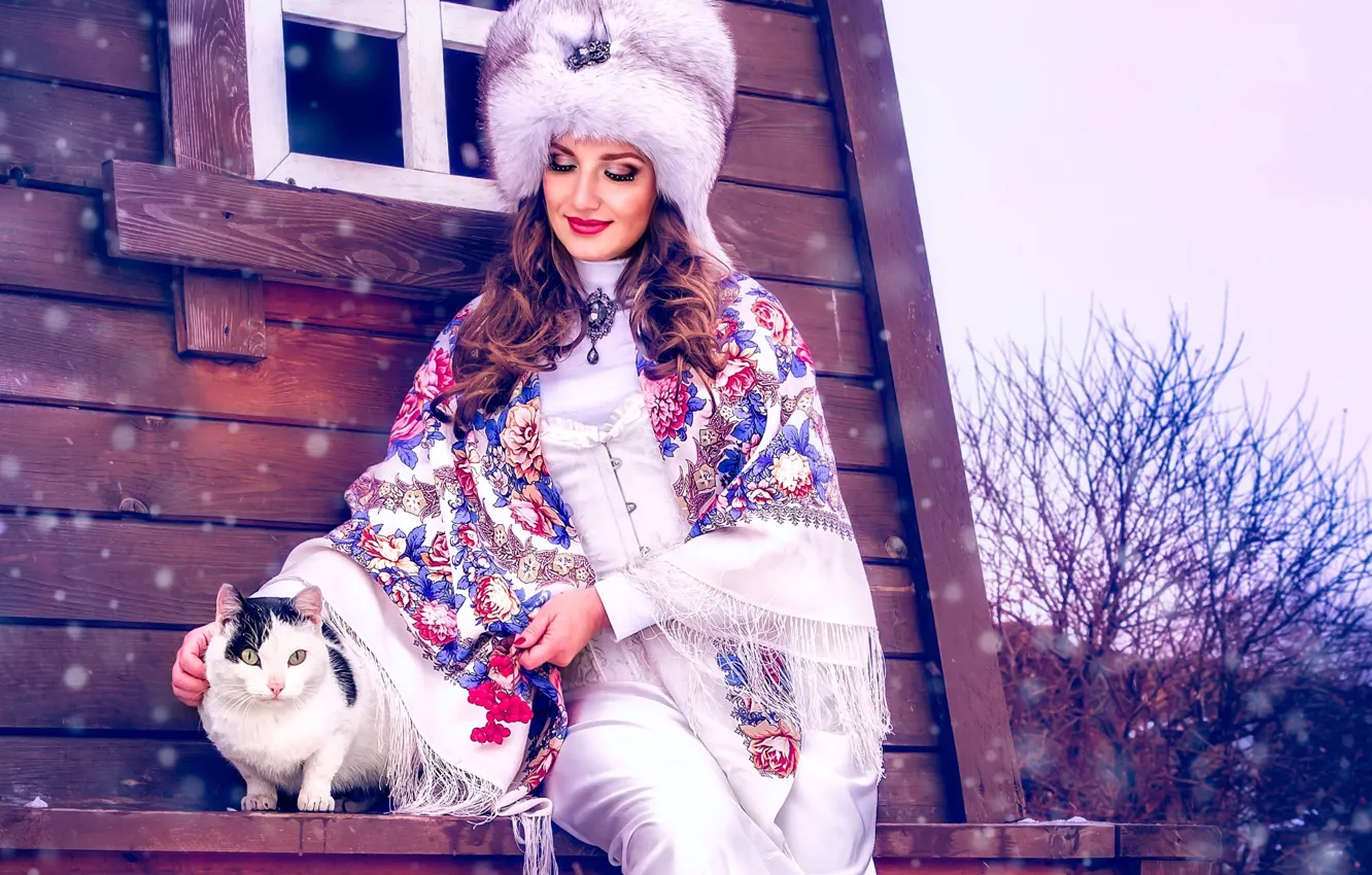 Фото обои зима, кот, девушка, снег, шапка, платок, меха, этно