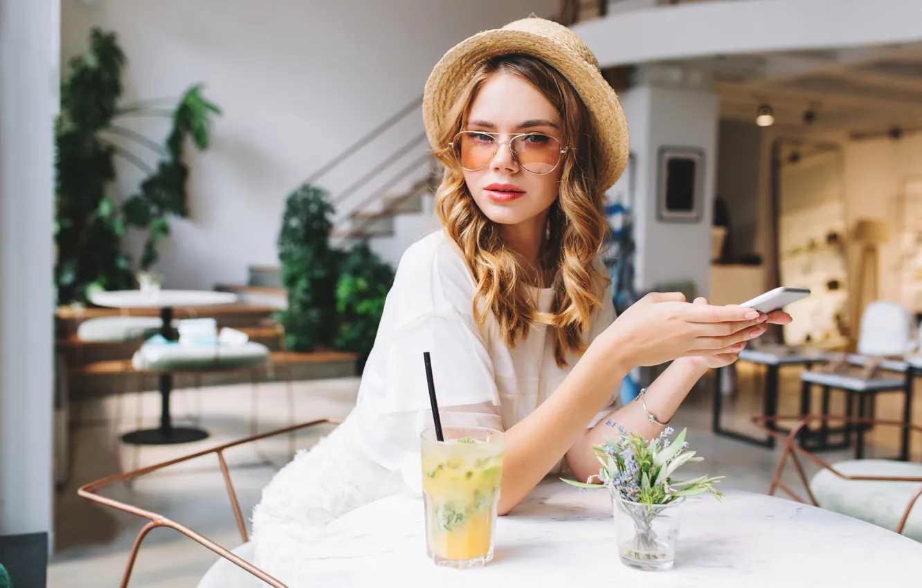 Фото обои girl, hat, beautiful, sweet, glasses, long-haired