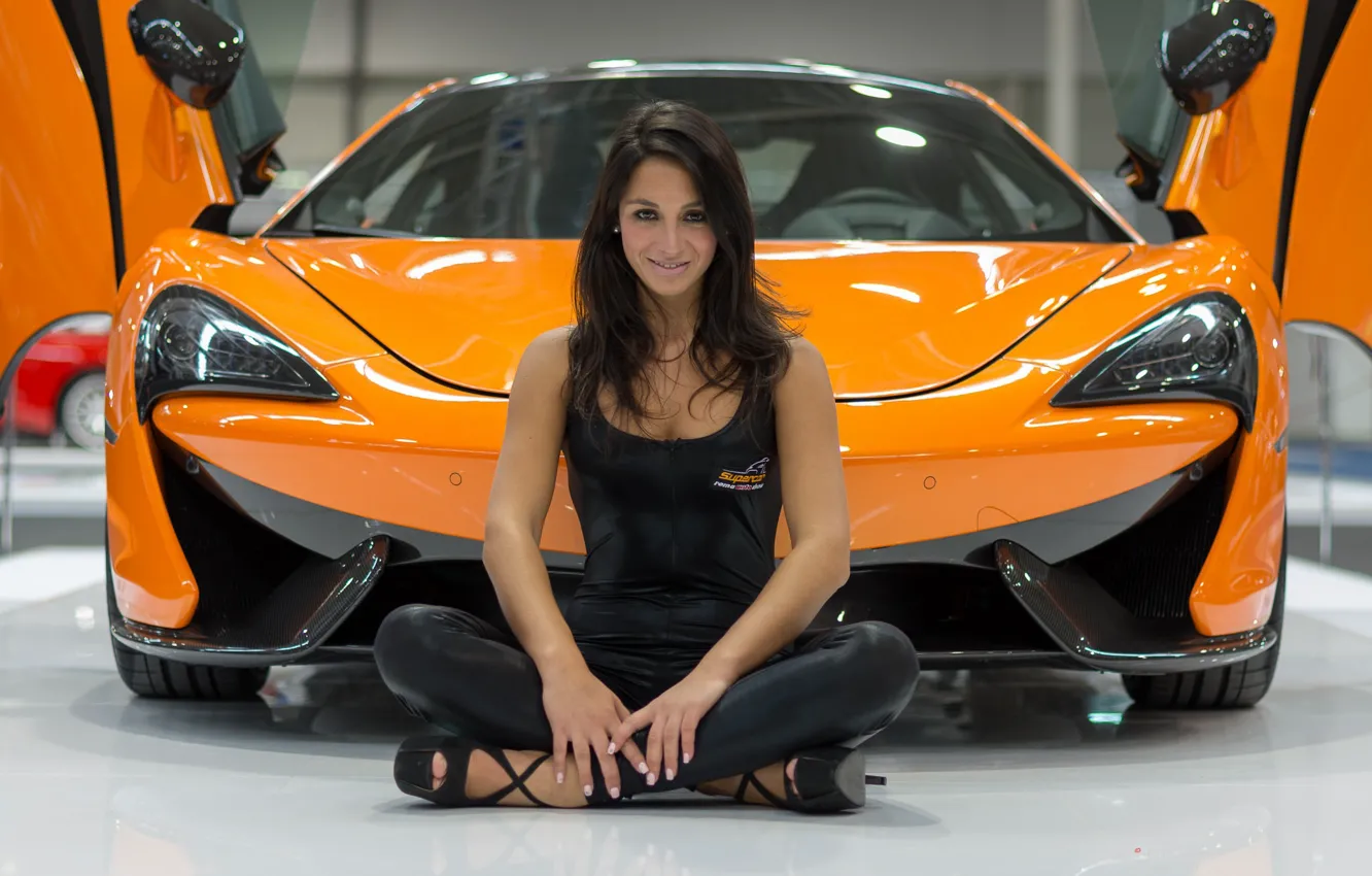 Фото обои авто, взгляд, McLaren, Девушки, красивая девушка, позирует над машиной
