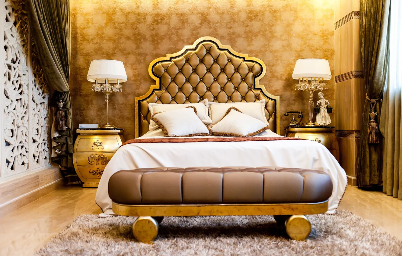 Фото обои золото, кровать, особняк, роскошь, спальня, светильники