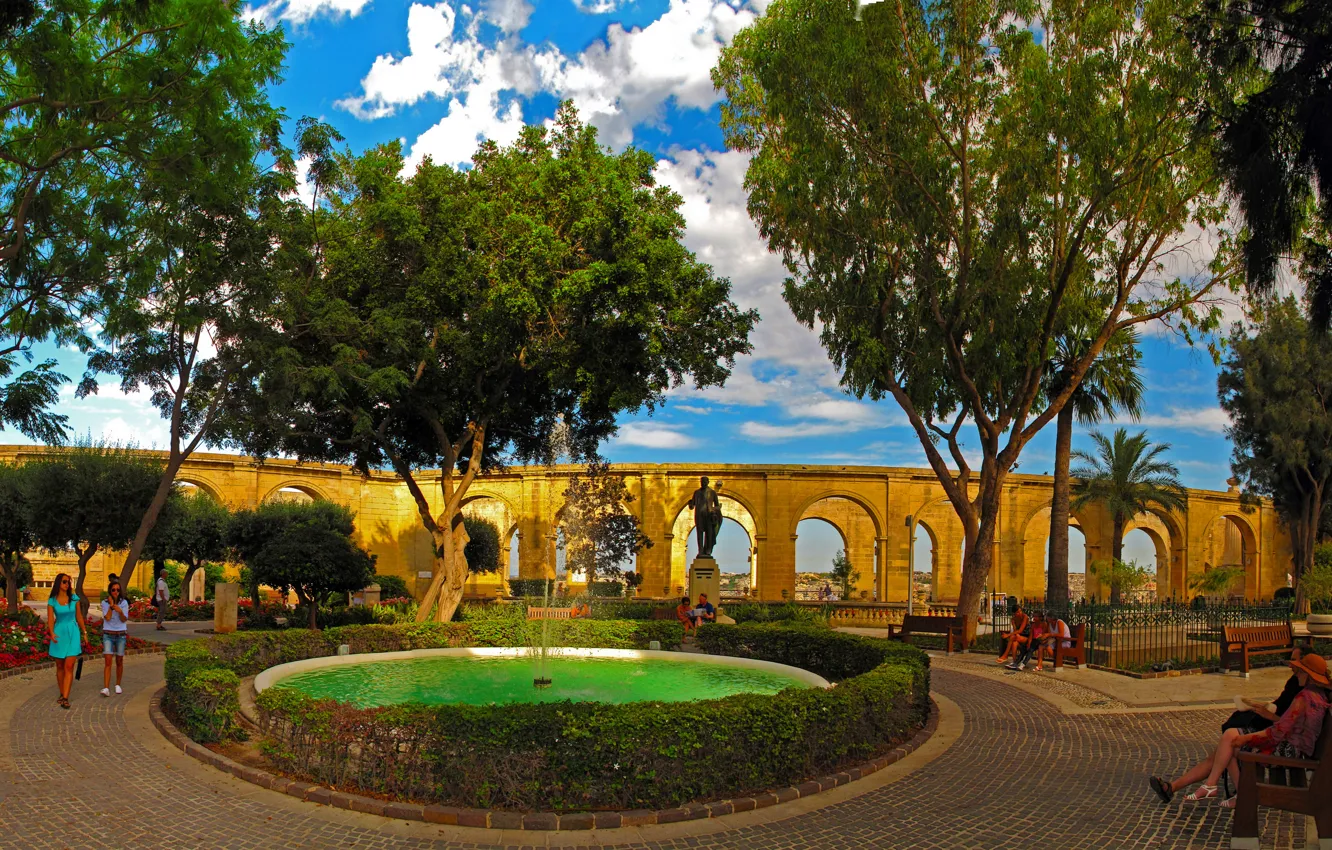 Фото обои природа, парк, фото, фонтан, кусты, Мальта, Valletta
