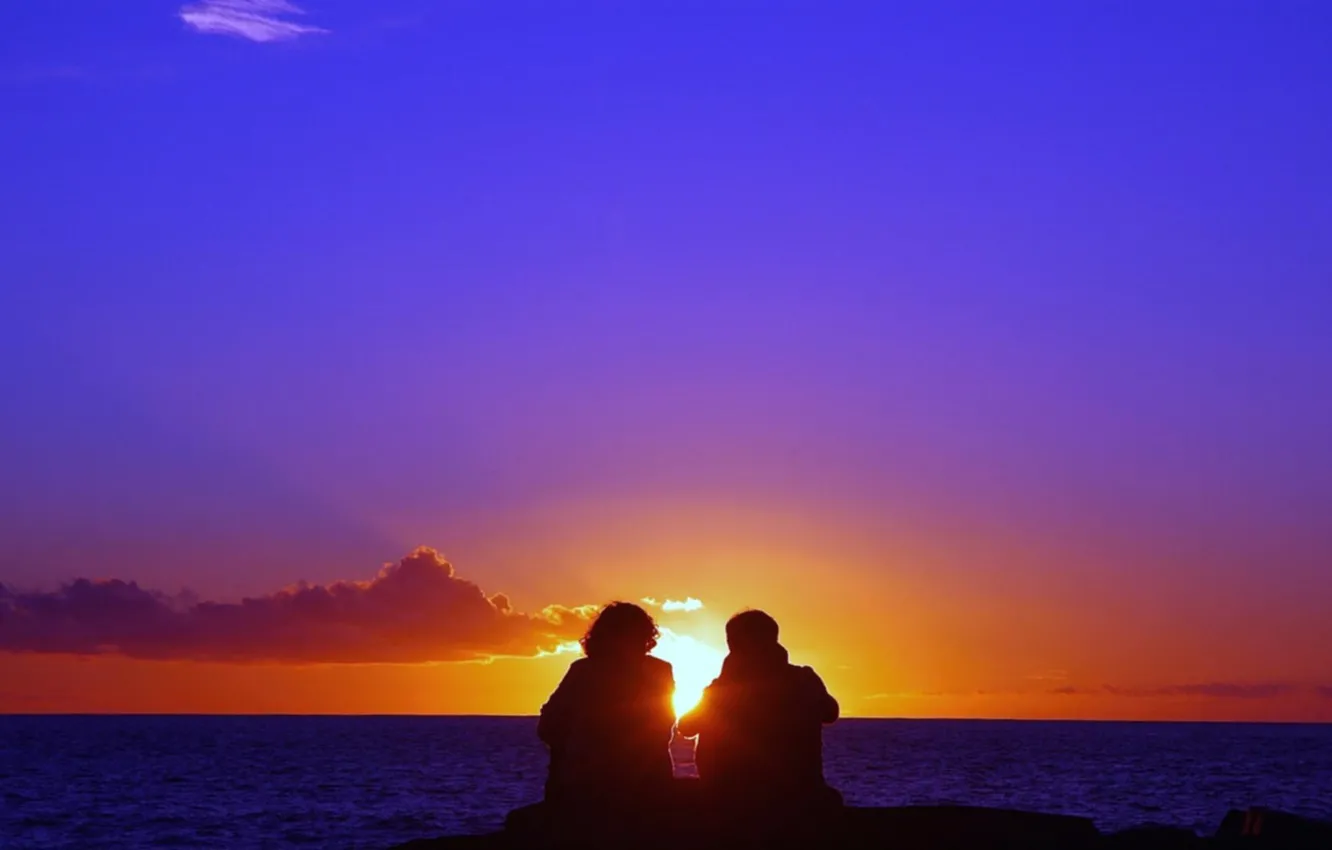 Фото обои girl, sky, sea, sunset, clouds, evening, sun, boy
