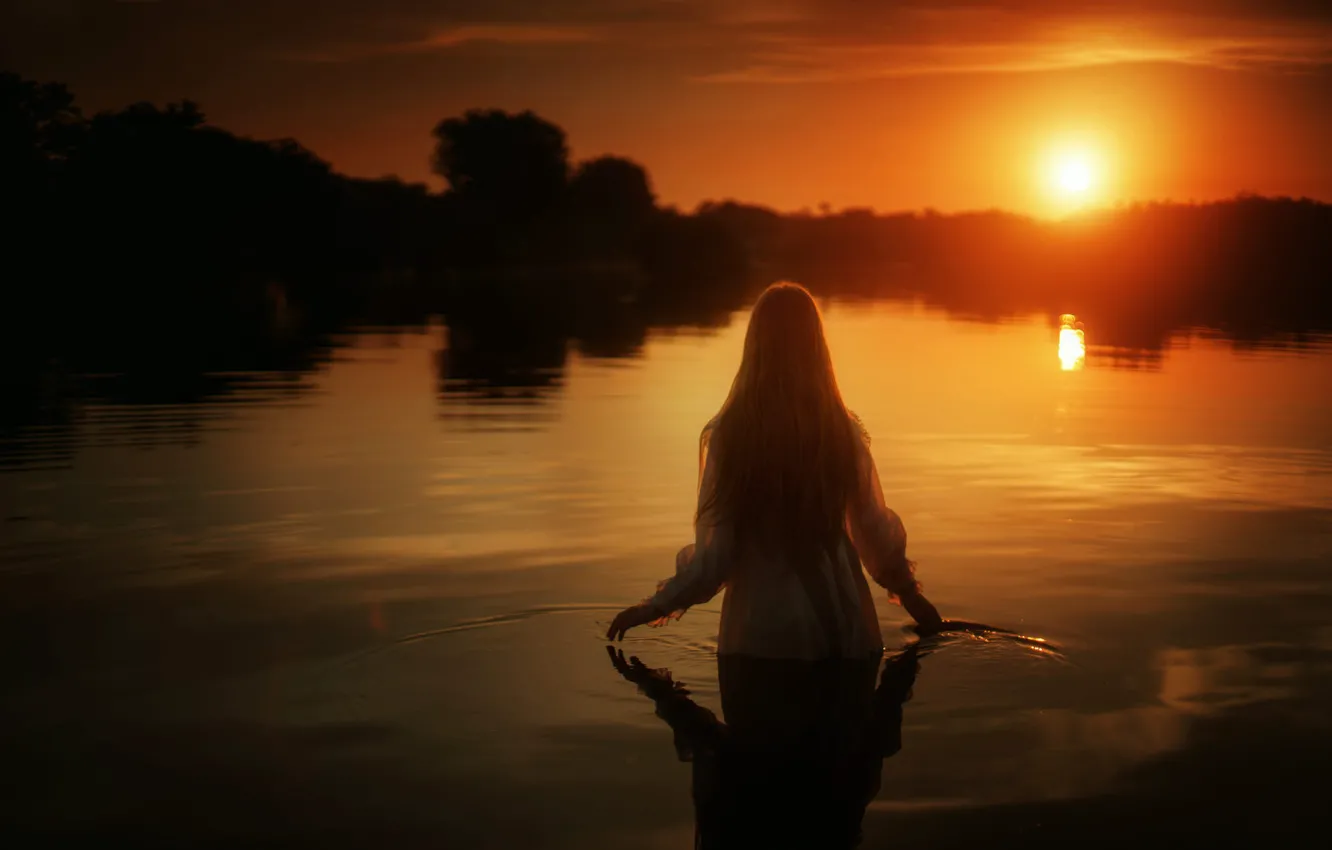 Фото обои девушка, закат, природа, платье, купание, TJ Drysdale