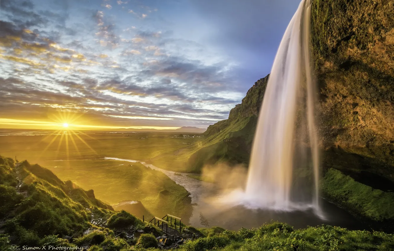 Фото обои небо, солнце, поля, водопад, луг, Исландия, Seljalandsfoss