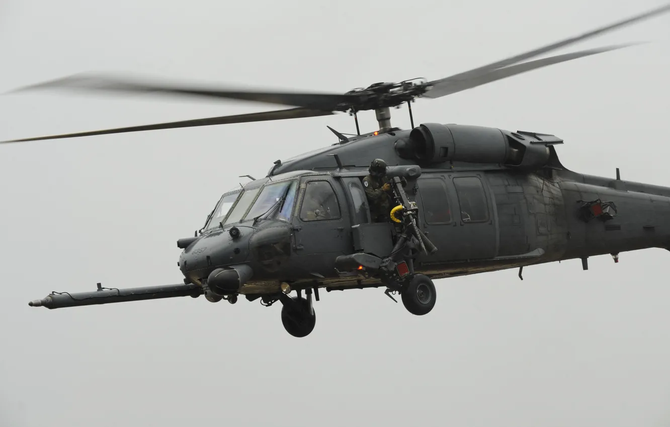 Фото обои полет, солдат, вертолет, пулемет, США, ВВС, HH-60, Pave Hawks