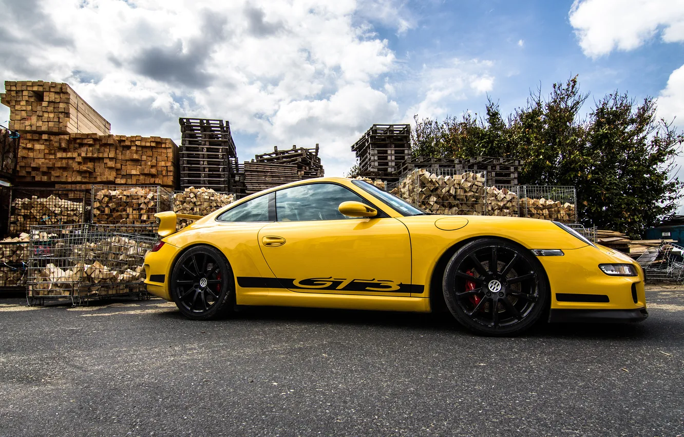Фото обои 911, 997, Porsche, sky, yellow, wood, GT3, tree