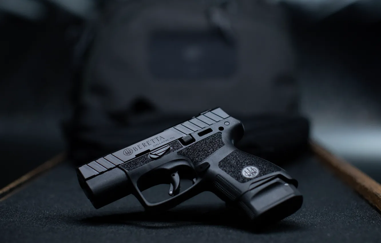 Фото обои gun, pistol, weapon, blurred, side view, blurry background