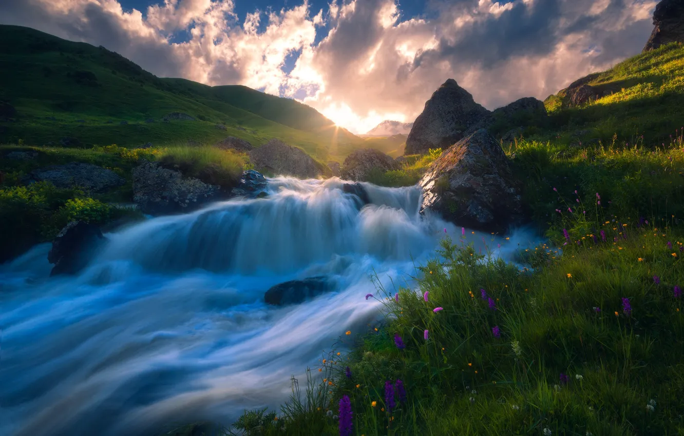 Фото обои небо, трава, вода, облака, река, поток