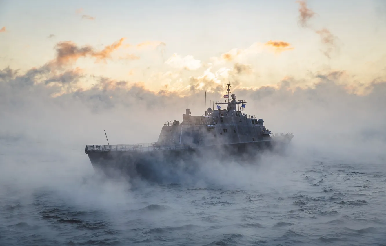 Фото обои Закат, Море, Туман, US NAVY, Тип «Фридом», Литоральный боевой корабль, LCS-19, USS St. Louis