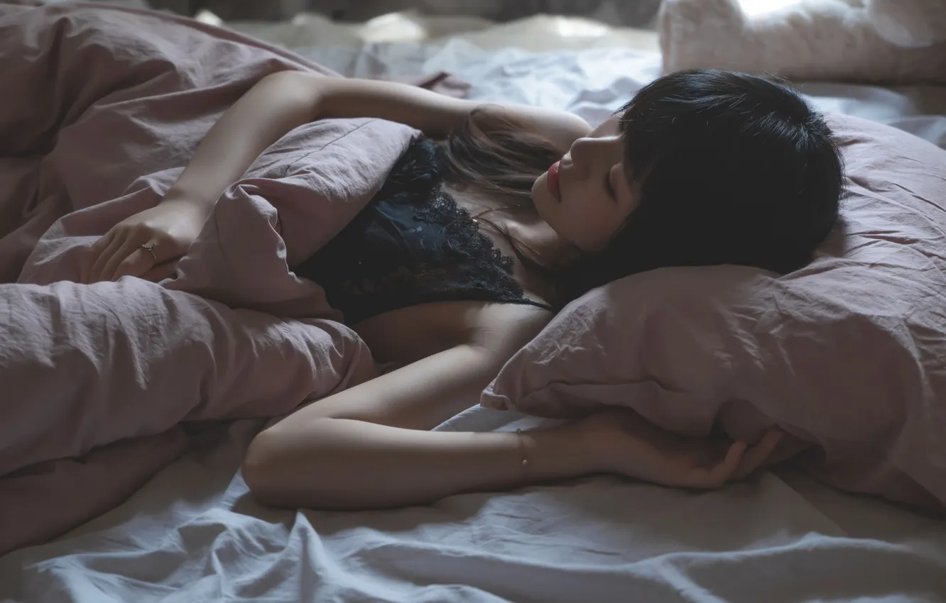 Фото обои Beautiful, Asian, Model, Woman, Cute, Lying Down, Laying, Pretty