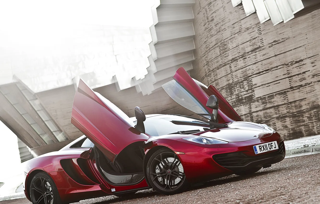 Фото обои McLaren, red, MP4-12C, открытые двери, передняя часть, двери-бабочка
