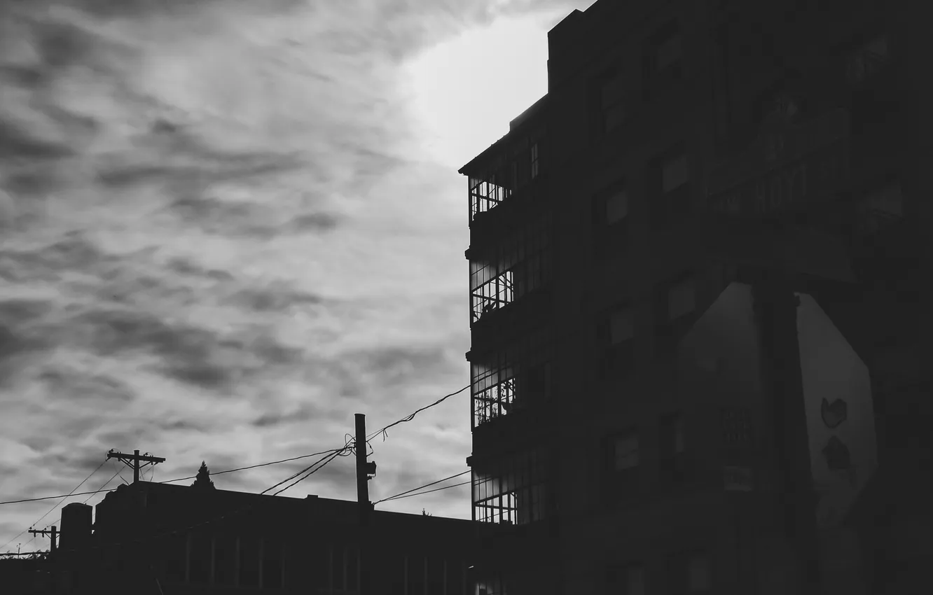 Фото обои небо, облака, город, здания, дома, чёрно-белое, Орегон, Портленд