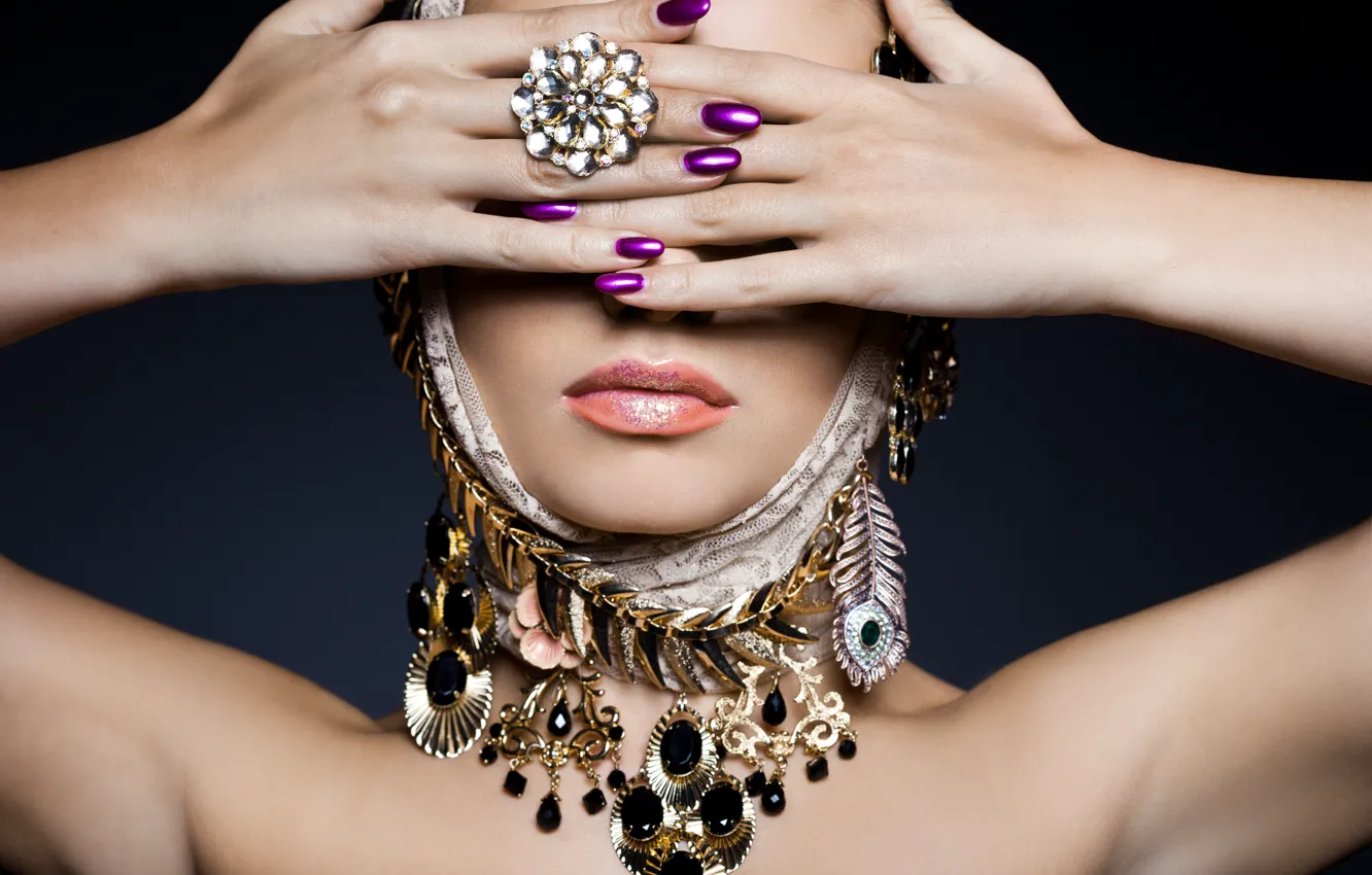 Фото обои woman, rings, jewelry