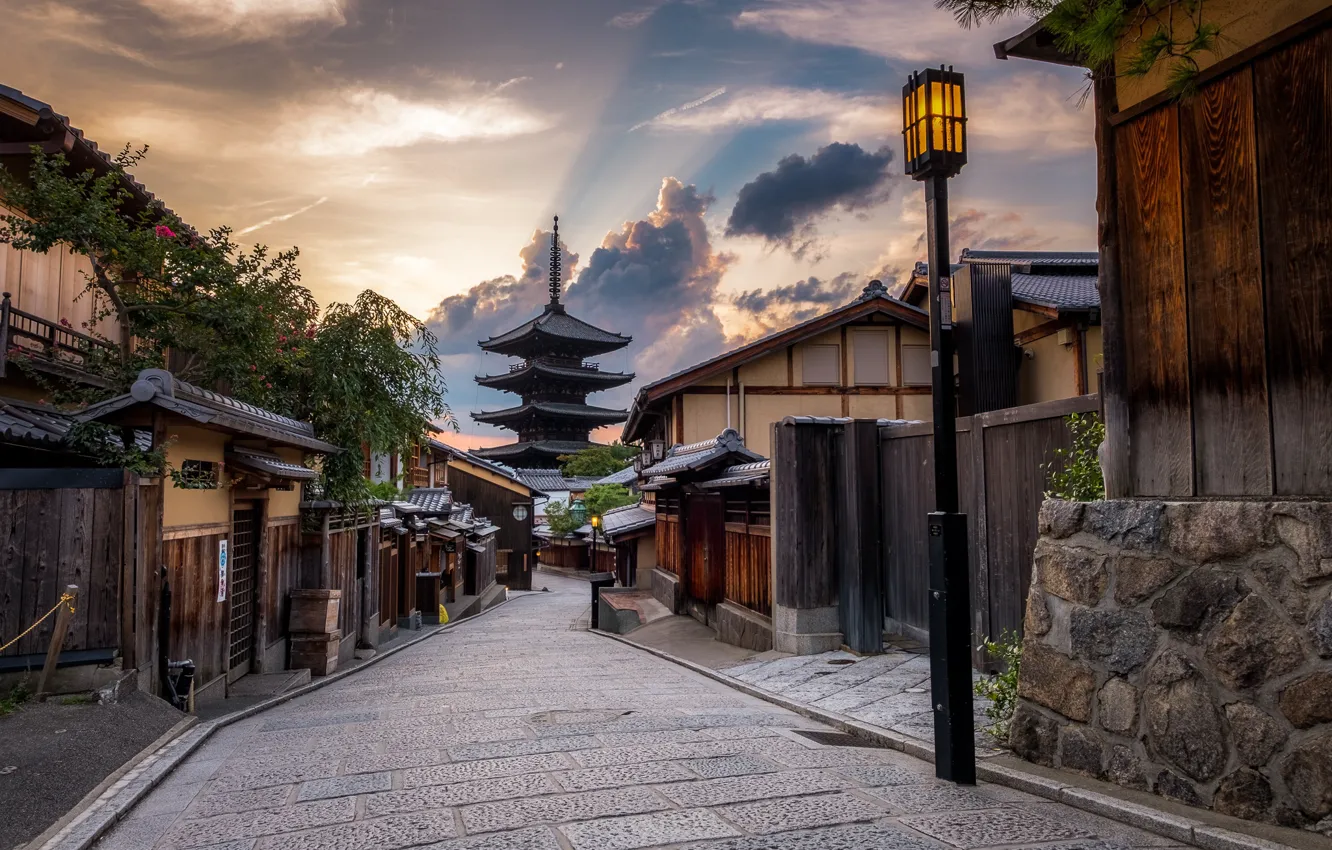 Фото обои закат, город, улица, дома, вечер, Япония, фонари, Киото