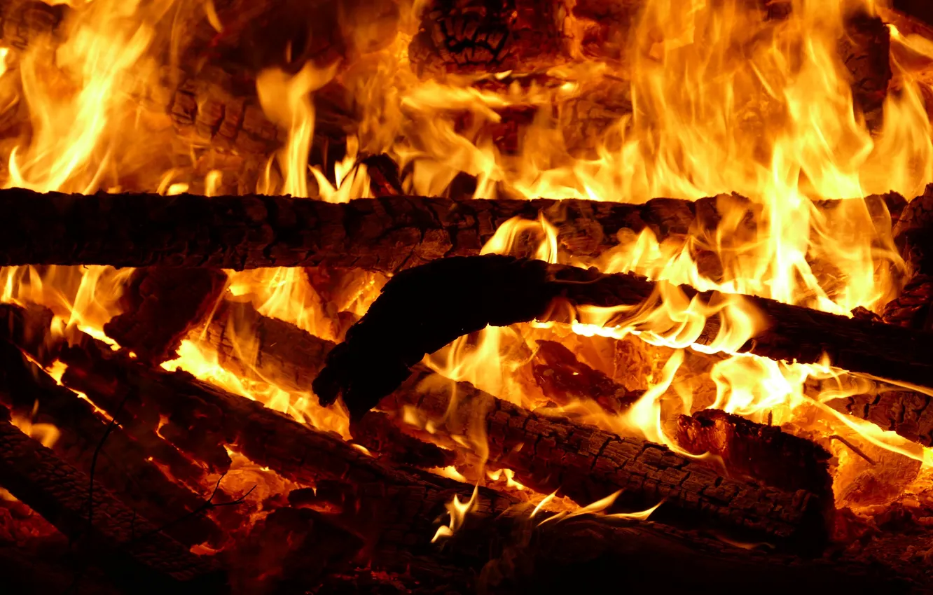 Фото обои огонь, пламя, костер, жар, дрова, угли, камин, костёр