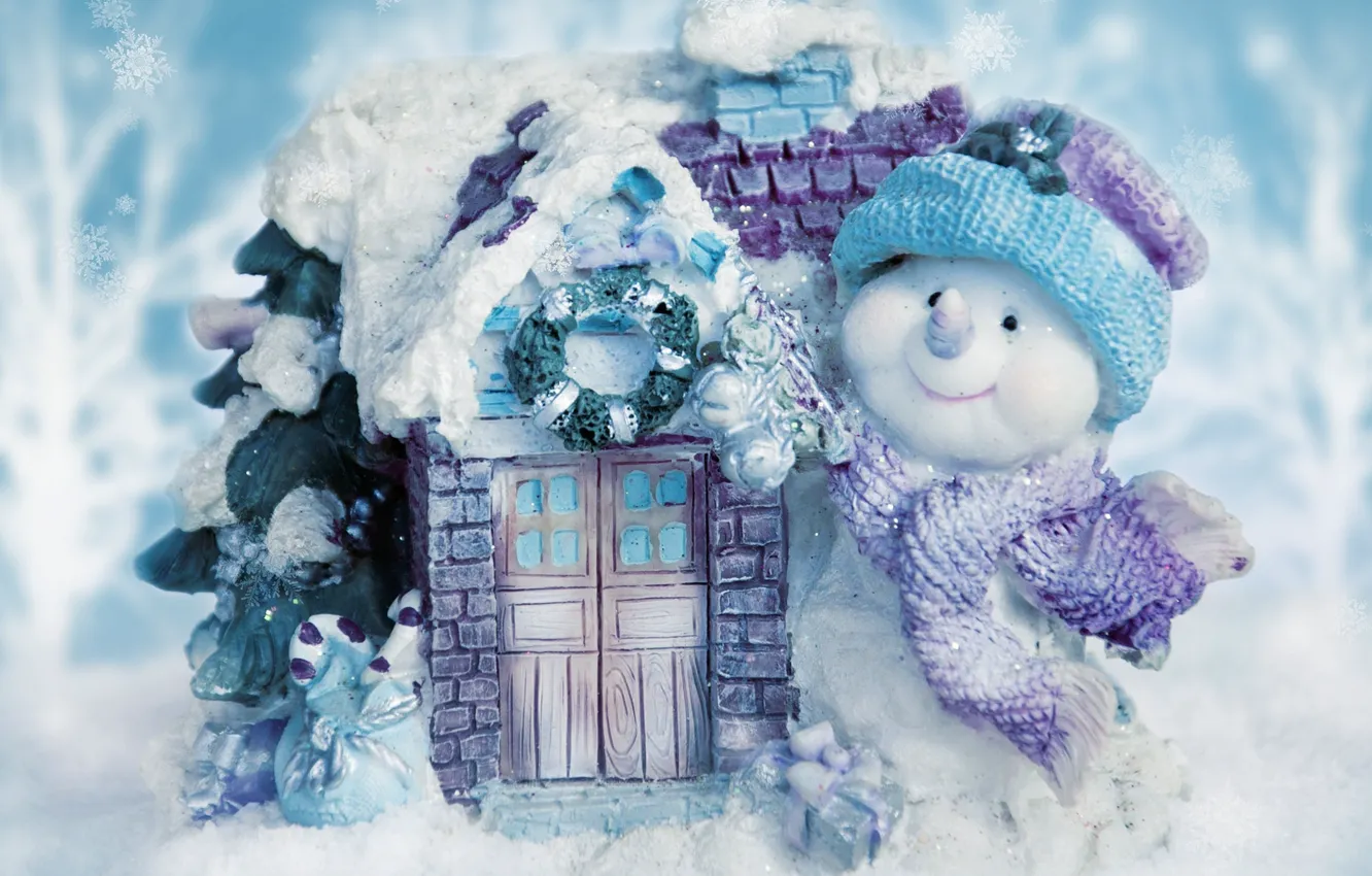 Фото обои снег, украшения, улыбка, фон, настроение, праздник, новый год, домик