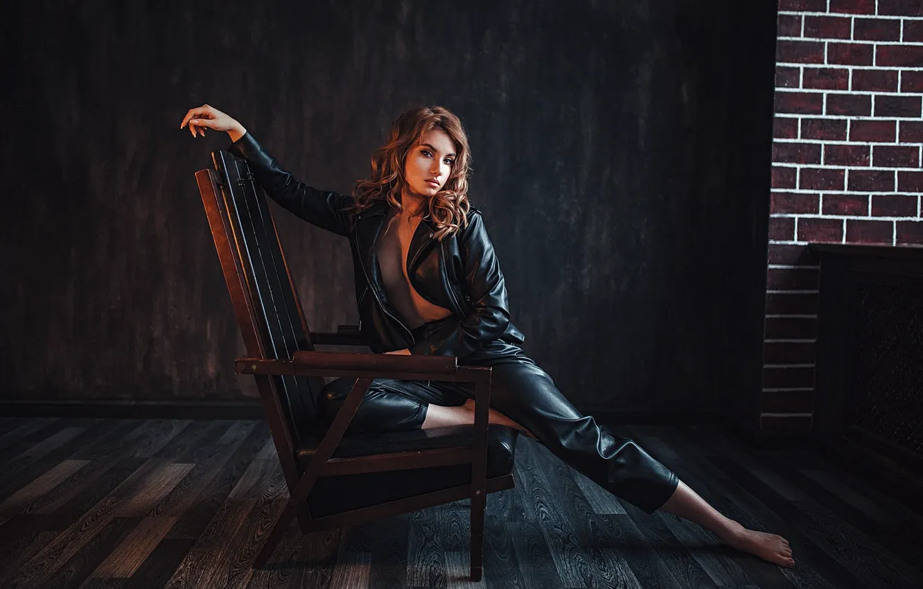 Фото обои взгляд, девушка, поза, кресло, Григорий Лифин