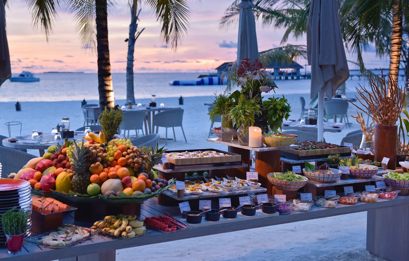 Фото обои пляж, пальмы, океан, еда, вечер, фрукты, курорт, экзотика