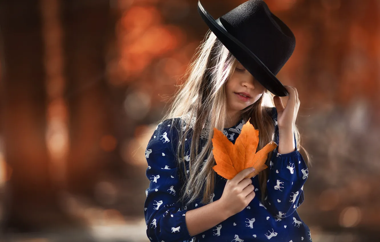 Фото обои осень, лист, шляпа, девочка, ребёнок, Andrew Oksamyt