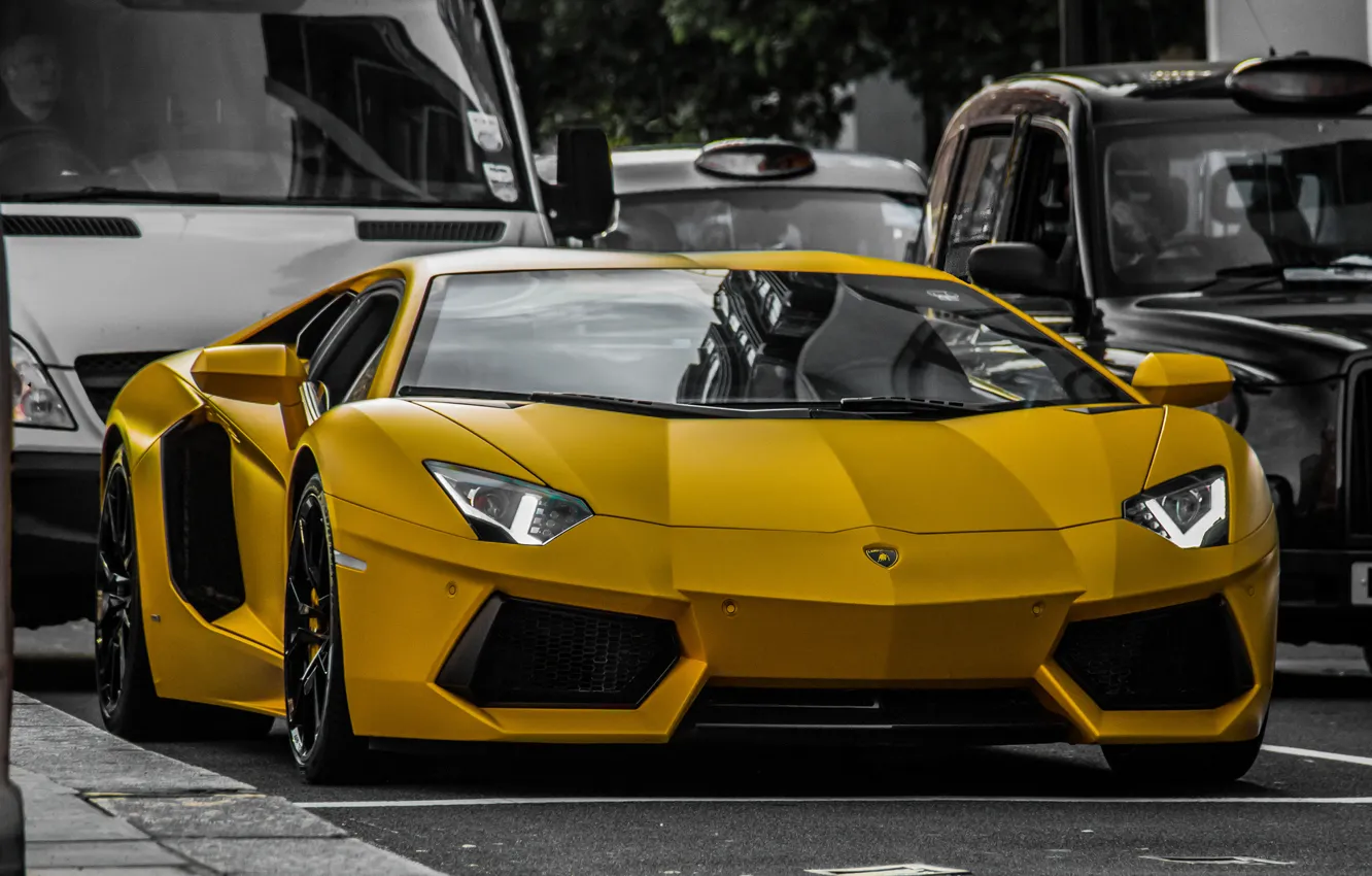 Фото обои car, улица, Lamborghini, sport, Ламборгини, Aventador, авентадор, жолтый