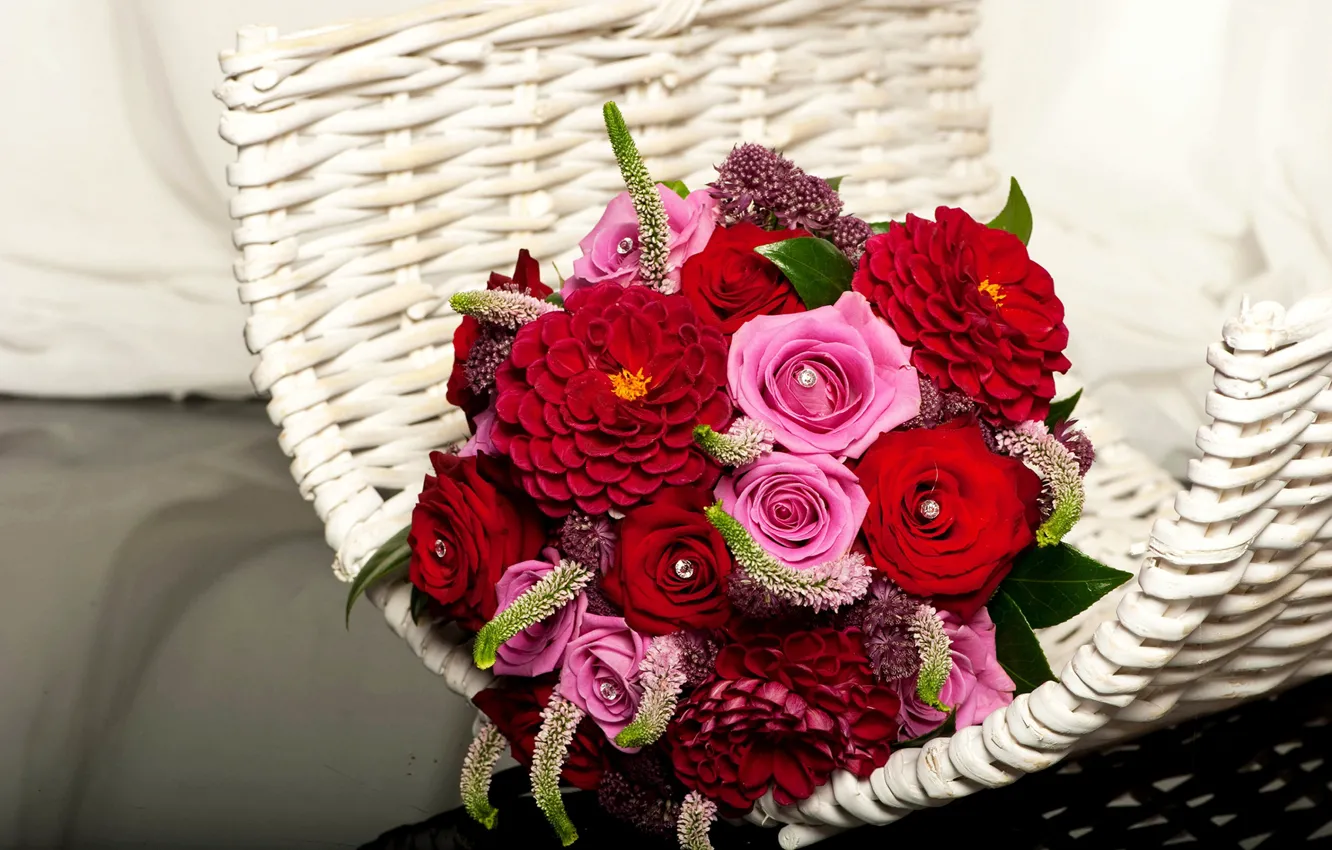 Фото обои розы, букет, стразы, георгины