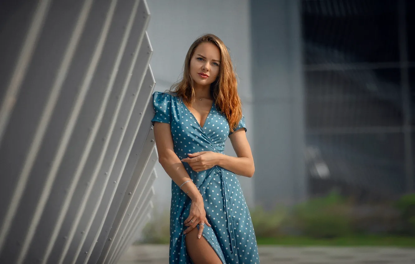 Фото обои девушка, model, blonde, blue dress, public, polka dots, looking at viewer, women outdoors