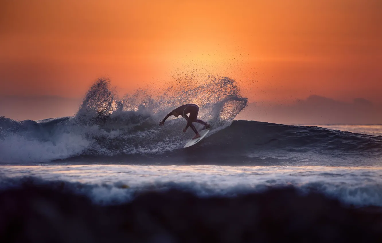 Фото обои волны, вода, солнце, закат, брызги, океан, спорт, серфинг