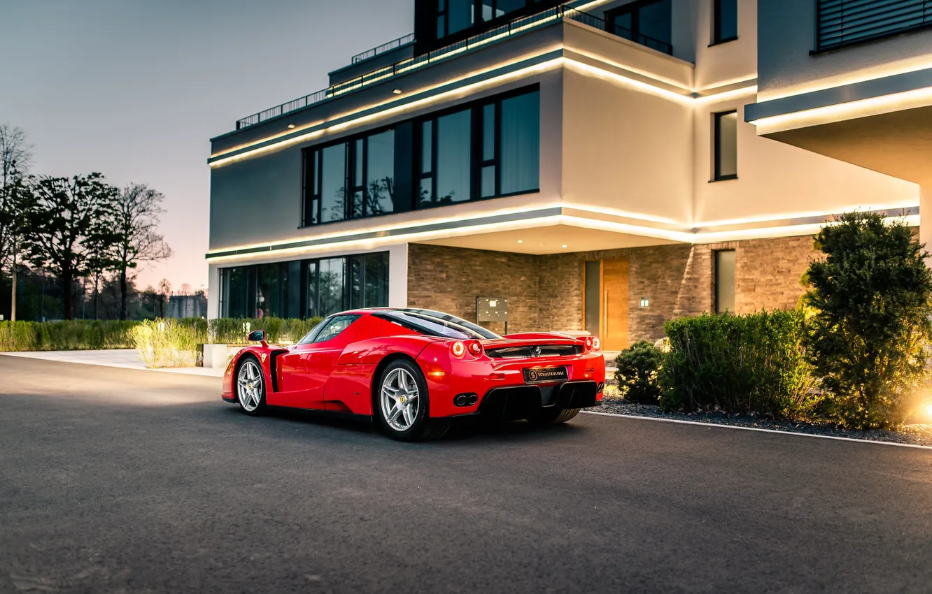 Фото обои Enzo, Rear view, Evening